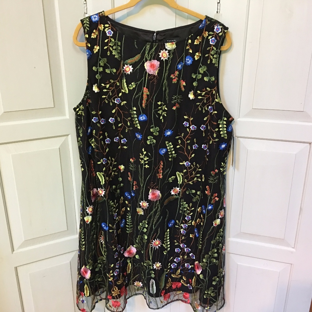 Tahari Arthur S Levine Black Floral Dress